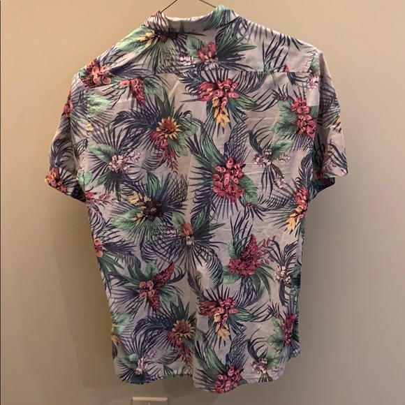 Short sleeve Hawaiian button down - Picture 2 of 3
